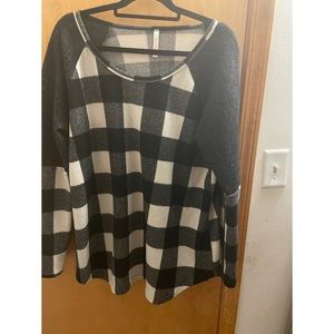 Watermelon Women’s Black and White Plaid Top 3XL